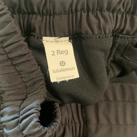 Lululemon sz 2 Shorts - Picture 4 of 4